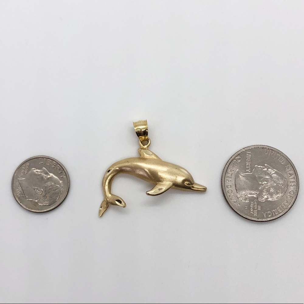 14k yellow gold BIG dolphin charm pendant. 4 grams. Vintage. Solid gold